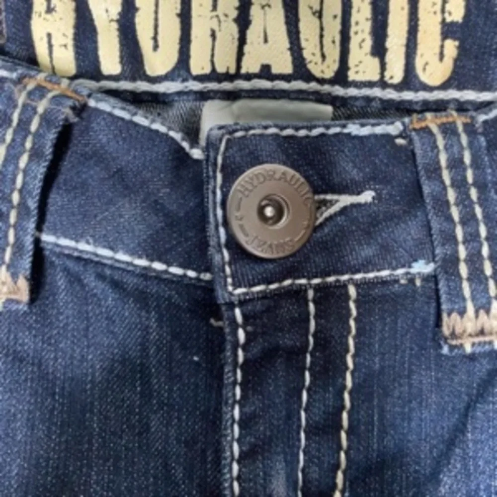 Size 5/6 Hydraulic boot cut jeans. - Picture 3 of 3